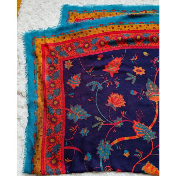 Italian Scarf Beautiful Fall Autumn Leaves Vines Fringe Square 48" by 48" - Picture 4 of 5